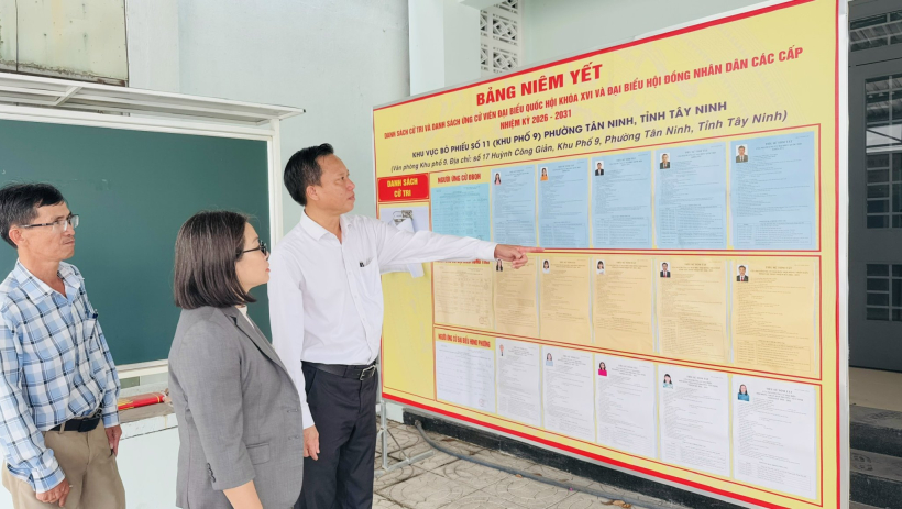 Khảo s&aacute;t c&ocirc;ng t&aacute;c tuy&ecirc;n truyền bầu cử tại phường T&acirc;n Ninh