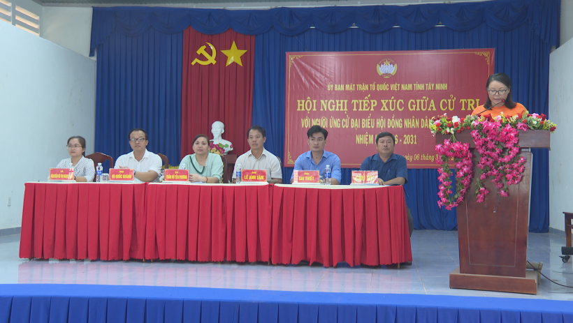 Ứng cử vi&ecirc;n HĐND tỉnh T&acirc;y Ninh - đơn vị bầu cử số 7 tiếp x&uacute;c cử tri x&atilde; T&acirc;n Đ&ocirc;ng