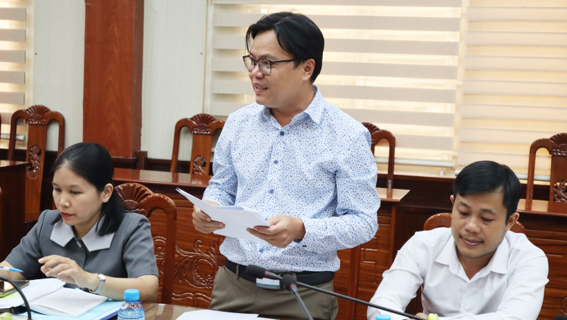 Đo&agrave;n c&ocirc;ng t&aacute;c Cục Quản l&yacute; đất đai (Bộ N&ocirc;ng nghiệp v&agrave; M&ocirc;i trường) l&agrave;m việc tại x&atilde; Bến Lức