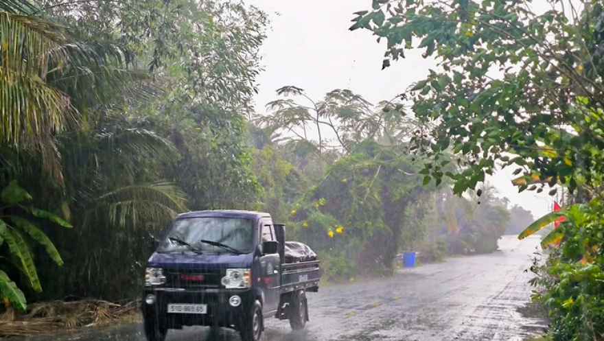 Thời tiết h&ocirc;m nay 7/3: Bắc Bộ mưa ẩm, Nam Bộ giảm mưa tr&aacute;i m&ugrave;a