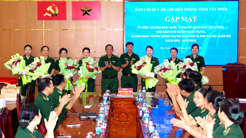 Bộ đội Bi&ecirc;n ph&ograve;ng T&acirc;y Ninh gặp mặt kỷ niệm Ng&agrave;y Quốc tế Phụ nữ 08/3