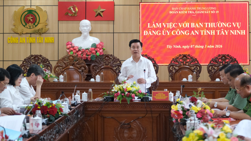 Đo&agrave;n kiểm tra, gi&aacute;m s&aacute;t của Bộ Ch&iacute;nh trị, Ban B&iacute; thư l&agrave;m việc với C&ocirc;ng an tỉnh T&acirc;y Ninh
