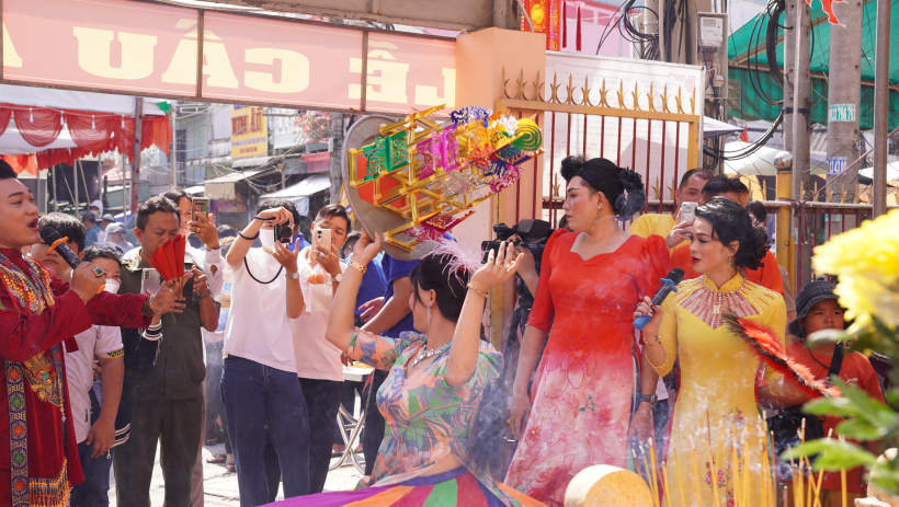 Lễ hội v&iacute;a B&agrave; Ngũ H&agrave;nh Long Thượng: Sức h&uacute;t từ những 'đặc sản' văn h&oacute;a d&acirc;n gian