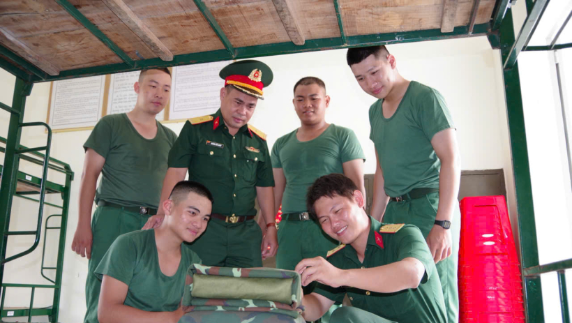 Những ng&agrave;y đầu trong qu&acirc;n ngũ