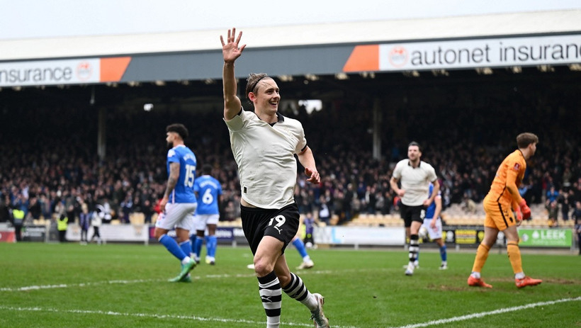 FA Cup: Đội b&oacute;ng hạng ba tạo n&ecirc;n "cơn địa chấn"