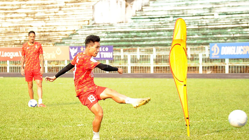 Trẻ PVF-CAND &ndash; CLB Long An: Thử th&aacute;ch cho 't&acirc;n thuyền trưởng'