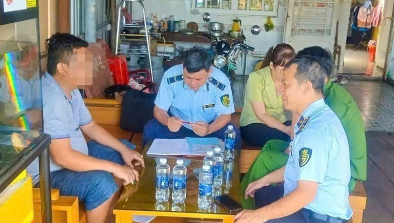 Cần Thơ xử phạt nhiều c&acirc;y xăng b&aacute;n nhỏ giọt, tự &yacute; n&acirc;ng gi&aacute;