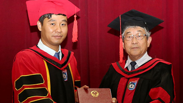 Từ 15/3: Kh&ocirc;ng được d&ugrave;ng 'tiến sĩ danh dự', 'gi&aacute;o sư danh dự' thay học h&agrave;m, học vị