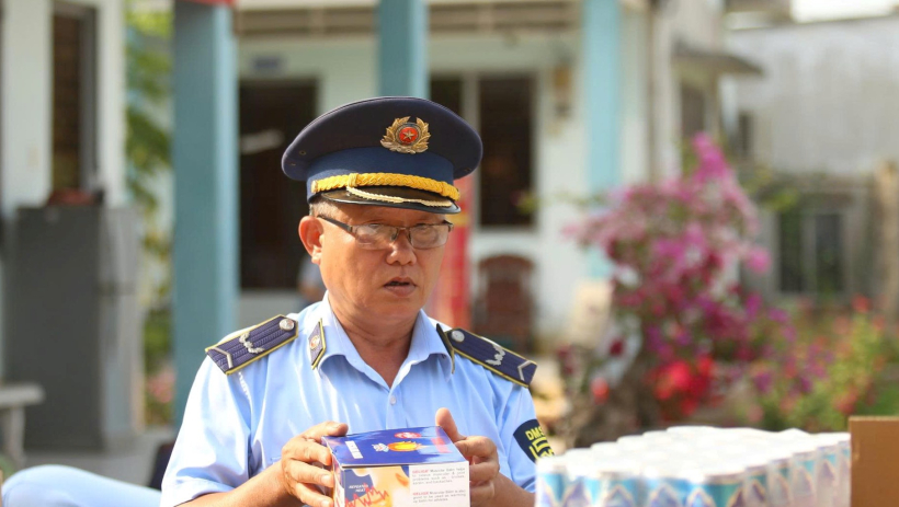 Tạm giữ 150 th&ugrave;ng h&agrave;ng h&oacute;a kh&ocirc;ng c&oacute; h&oacute;a đơn chứng từ