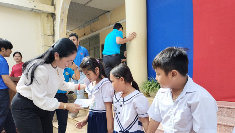 T&acirc;y Ninh ph&aacute;t triển mạng lưới c&ocirc;ng t&aacute;c x&atilde; hội, mở rộng hỗ trợ c&aacute;c nh&oacute;m yếu thế