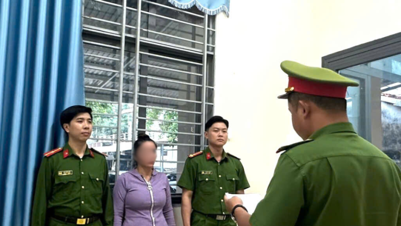 X&atilde; Hậu Nghĩa: Khởi tố chủ qu&aacute;n c&agrave; ph&ecirc; T&T về h&agrave;nh vi chứa mại d&acirc;m