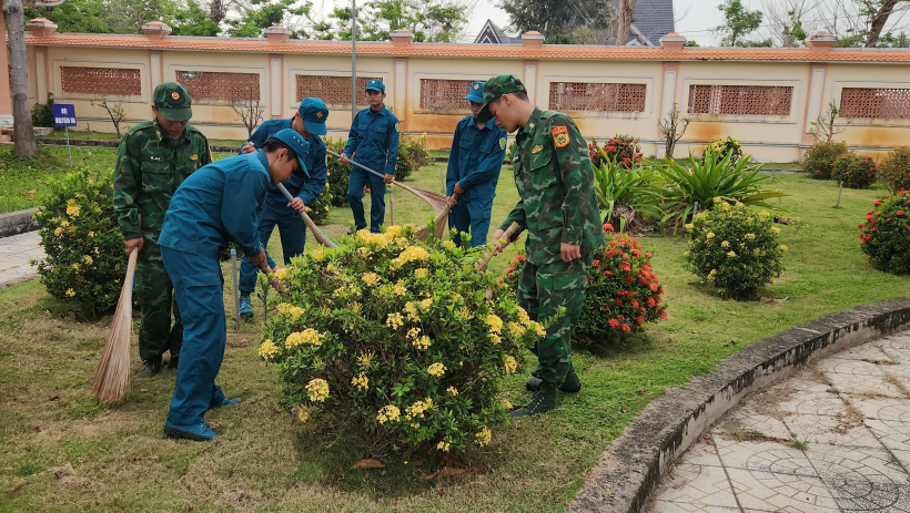 Ra qu&acirc;n &ldquo;Ng&agrave;y thứ Bảy t&igrave;nh nguyện&rdquo; tại Di t&iacute;ch lịch sử Đồn Long Khốt