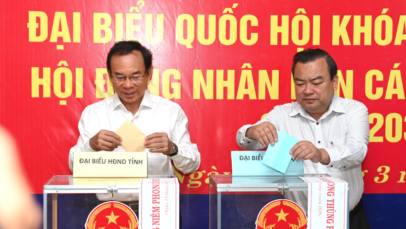 Nguy&ecirc;n Ủy vi&ecirc;n Bộ Ch&iacute;nh trị kh&oacute;a XIII Nguyễn Văn N&ecirc;n dự khai mạc bầu cử tại phường G&ograve; Dầu