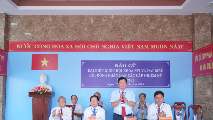 Chủ nhiệm Ủy ban Kiểm tra Tỉnh ủy dự khai mạc tại Tổ bầu cử số 2, đơn vị bầu cử số 17