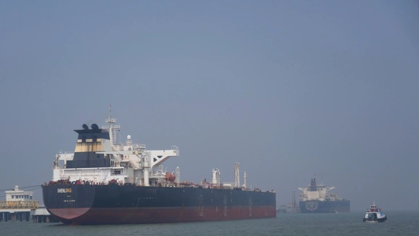 Iran tuy&ecirc;n bố chỉ đ&oacute;ng eo biển Hormuz với t&agrave;u Mỹ v&agrave; Israel