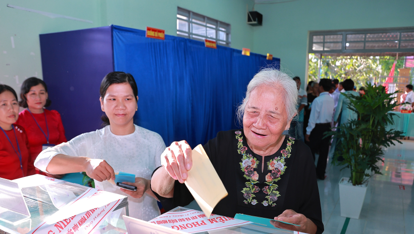 H&acirc;n hoan Ng&agrave;y hội của to&agrave;n d&acirc;n
