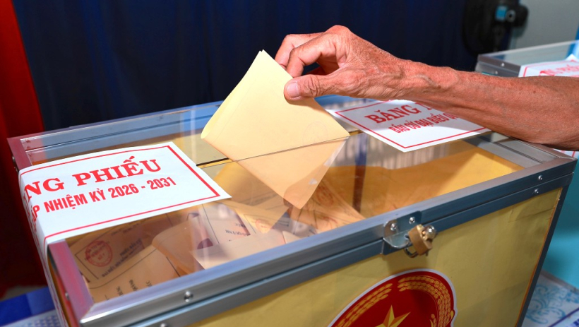 Đồng b&agrave;o c&aacute;c t&ocirc;n gi&aacute;o phấn khởi tham gia ng&agrave;y hội bầu cử