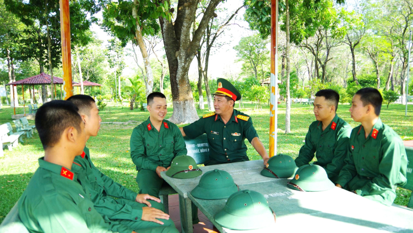 Thượng t&aacute; Đỗ Thế Anh - Người Ch&iacute;nh ủy t&acirc;m huyết x&acirc;y 'thế trận l&ograve;ng qu&acirc;n'