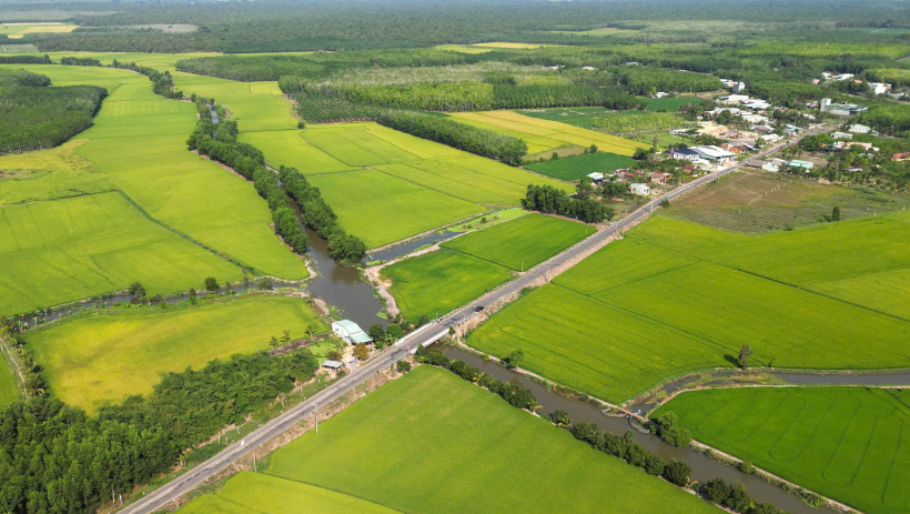 Người d&acirc;n ủng h&ocirc;̣ chủ trương nạo vét k&ecirc;nh, làm đường giao th&ocirc;ng n&ocirc;̣i đ&ocirc;̀ng 