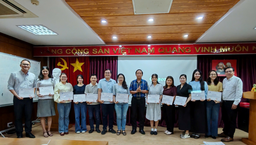 Trung t&acirc;m Bồi dưỡng nghiệp vụ b&aacute;o ch&iacute; tập huấn kỹ năng viết về c&ocirc;ng t&aacute;c x&acirc;y dựng Đảng