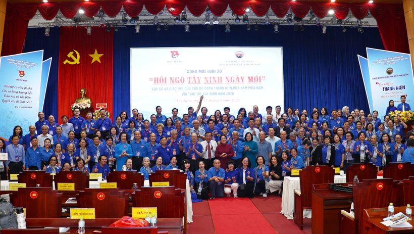 &Yacute; nghĩa chương tr&igrave;nh giao lưu 2 thế hệ thanh ni&ecirc;n 'Sống m&atilde;i tuổi 20'