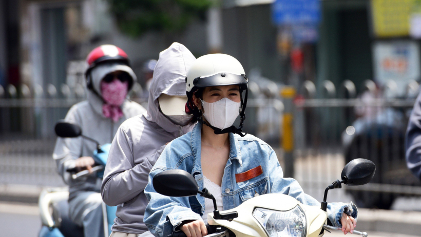 Thời tiết h&ocirc;m nay 18/3: Bắc Bộ hửng nắng, Nam Bộ n&oacute;ng