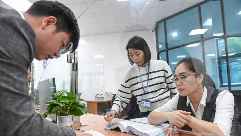 9 nh&oacute;m đối tượng dự kiến được tăng lương cơ sở từ 01/7