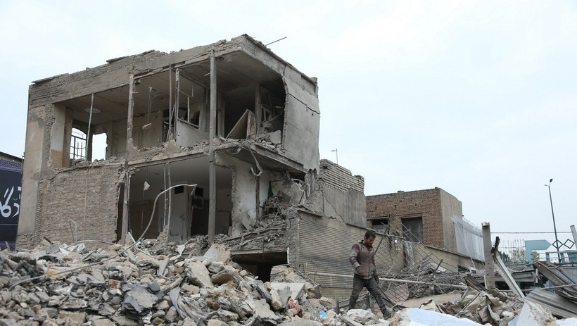 Israel lần đầu ti&ecirc;n mở rộng tấn c&ocirc;ng sang miền Bắc Iran