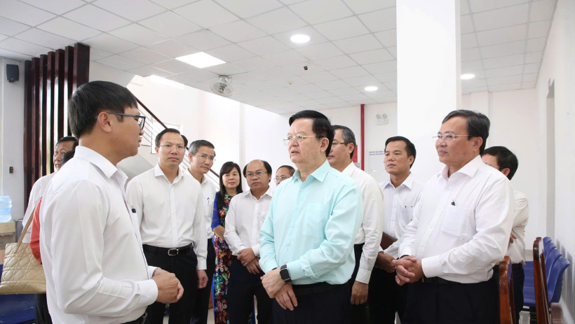 Ph&oacute; Thủ tướng Ch&iacute;nh phủ Mai Văn Ch&iacute;nh thăm v&agrave; l&agrave;m việc tại x&atilde; Bến Cầu