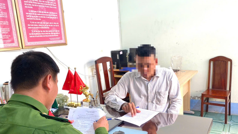 Vận động th&agrave;nh c&ocirc;ng đối tượng truy n&atilde; ra đầu th&uacute;