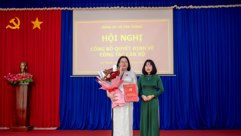 X&atilde; T&acirc;n Th&agrave;nh c&ocirc;ng bố quyết định về c&ocirc;ng t&aacute;c c&aacute;n bộ