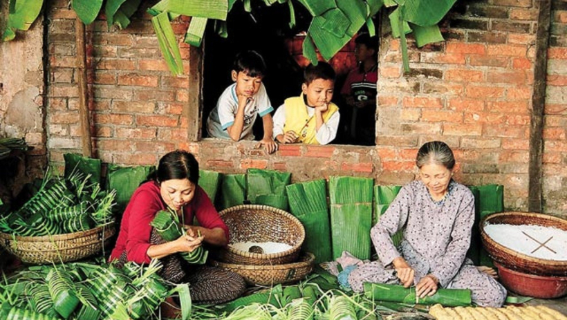 B&aacute;nh t&eacute;t, b&agrave;i ch&ograve;i v&agrave; chợ Gia Lạc