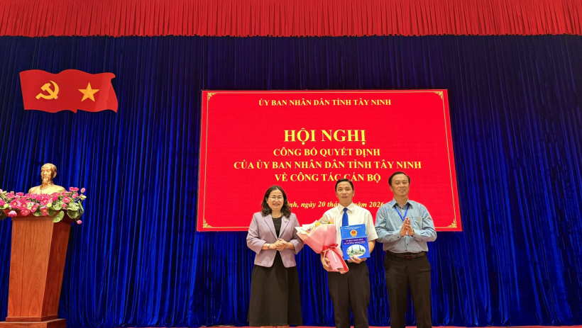 X&atilde; Dương Minh Ch&acirc;u: C&ocirc;ng bố quyết định c&ocirc;ng t&aacute;c c&aacute;n bộ