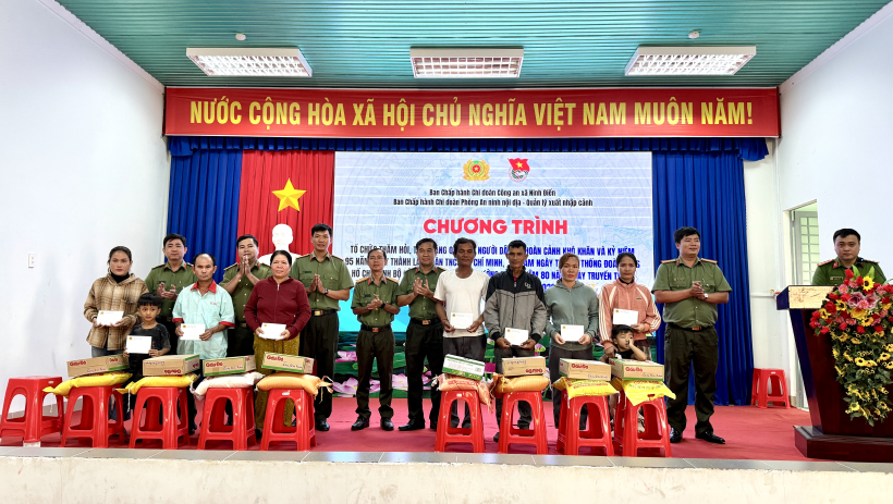 Lan tỏa y&ecirc;u thương nơi v&ugrave;ng bi&ecirc;n 