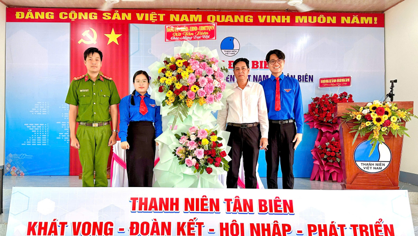 Anh Nguyễn Trung Quốc giữ chức Chủ tịch Hội Li&ecirc;n hiệp Thanh ni&ecirc;n Việt Nam x&atilde; T&acirc;n Bi&ecirc;n