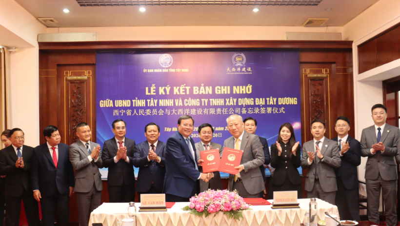 The People's Committee of Tay Ninh province signs a memorandum of understanding with Dai Tay Duong Construction Co., Ltd