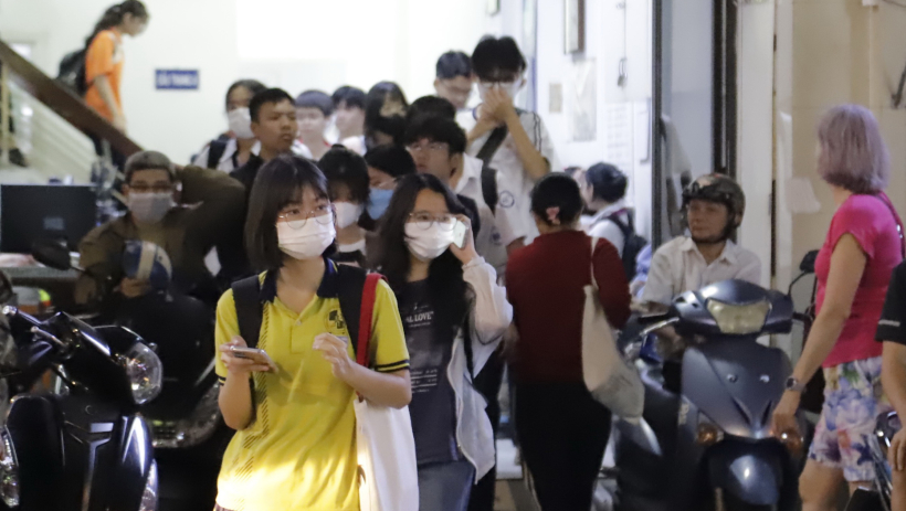 Dạy th&ecirc;m, học th&ecirc;m: Kh&ocirc;ng thể m&atilde;i 'chữa phần ngọn'