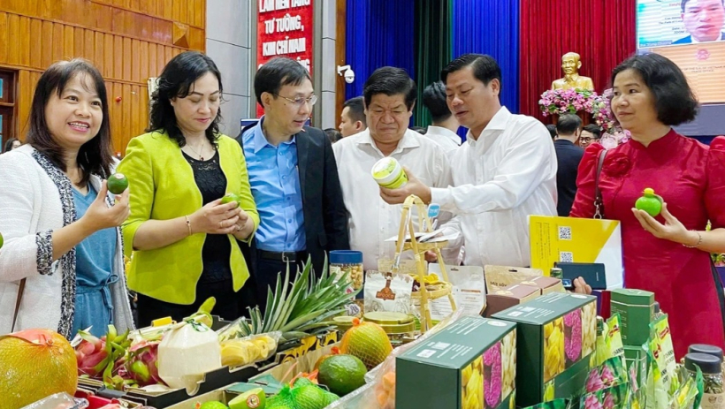 Đẩy mạnh ph&aacute;t triển c&ocirc;ng nghiệp n&ocirc;ng th&ocirc;n theo hướng hiện đại, bền vững