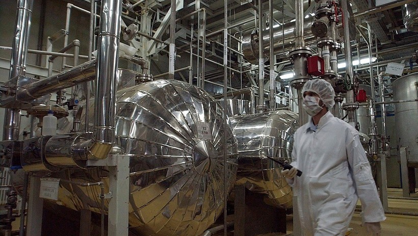 Mỹ v&agrave; Israel tấn c&ocirc;ng cơ sở hạt nh&acirc;n Natanz của Iran