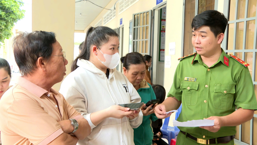 C&ocirc;ng an phường T&acirc;n Ninh triển khai cao điểm tiếp nhận hồ sơ căn cước v&agrave; định danh điện tử mức độ 2