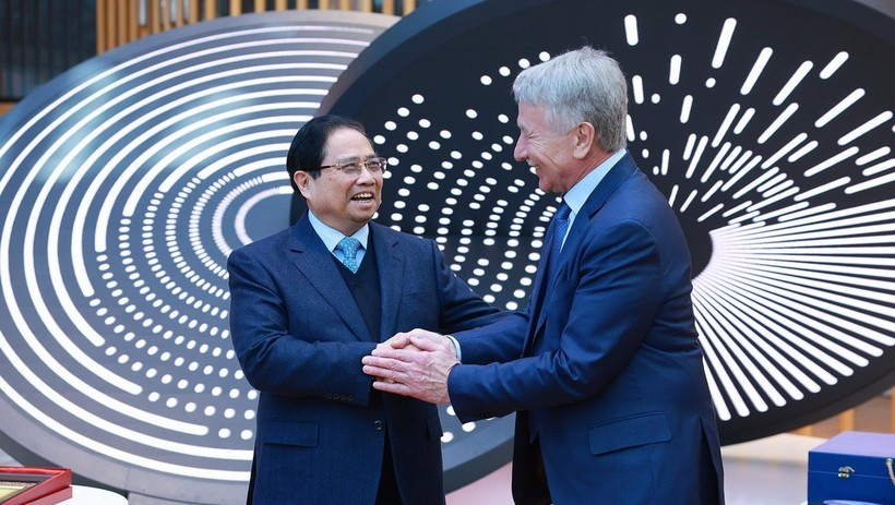 Thủ tướng Ch&iacute;nh phủ Phạm Minh Ch&iacute;nh l&agrave;m việc, th&uacute;c đẩy c&aacute;c dự &aacute;n kh&iacute; LNG với Nga