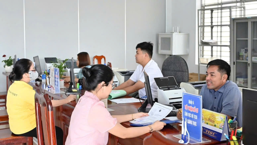 X&acirc;y dựng ch&iacute;nh quyền số - chuyển từ tư duy quản l&yacute; sang phục vụ