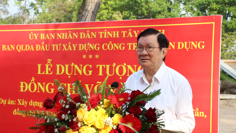 Nguy&ecirc;n Chủ tịch nước Trương Tấn Sang dự Lễ dựng tượng đồng ch&iacute; V&otilde; Văn Tần