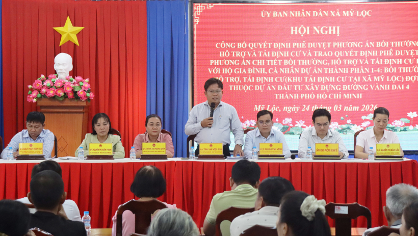 X&atilde; Mỹ Lộc trao Quyết định bồi thường dự &aacute;n t&aacute;i định cư thuộc dự &aacute;n đường V&agrave;nh đai 4