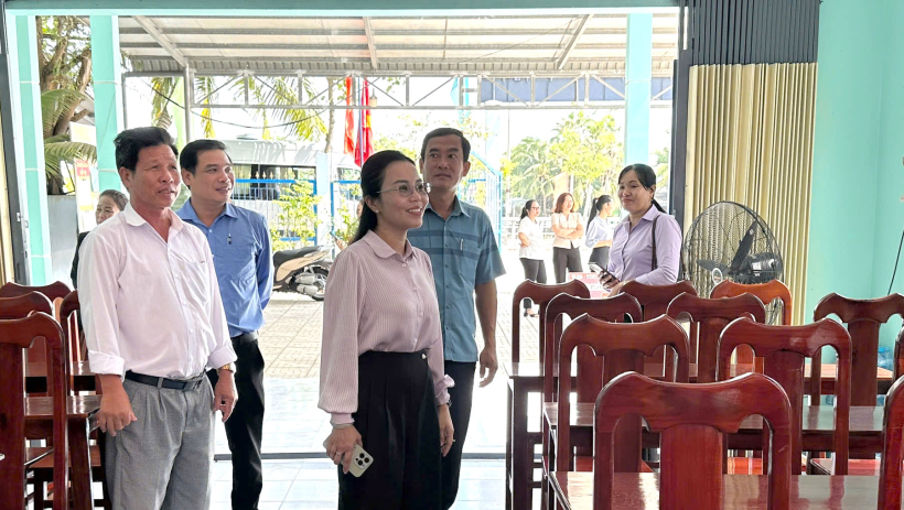 Kiểm tra c&aacute;c thiết chế văn h&oacute;a, thể thao cơ sở tại x&atilde; T&acirc;n Thạnh v&agrave; Mộc H&oacute;a 