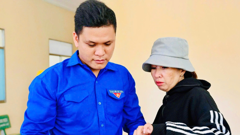 Huỳnh C&ocirc;ng Hưởng: Thủ lĩnh thanh ni&ecirc;n v&igrave; cộng đồng