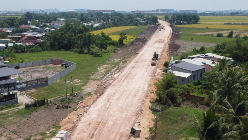 Dự &aacute;n đường Hồ Ch&iacute; Minh: Thiếu nhi&ecirc;n liệu, nh&agrave; thầu thi c&ocirc;ng cầm chừng