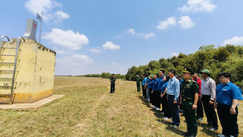 Th&aacute;ng Ba bi&ecirc;n giới