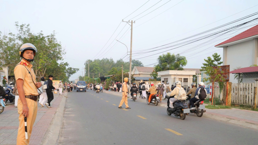 Xử l&yacute; nghi&ecirc;m học sinh vi phạm giao th&ocirc;ng 