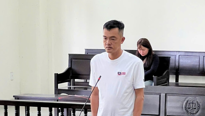 Canh đường cho nh&oacute;m đ&aacute;nh bạc, nam an ninh trật tự cơ sở bị phạt 1 năm t&ugrave;